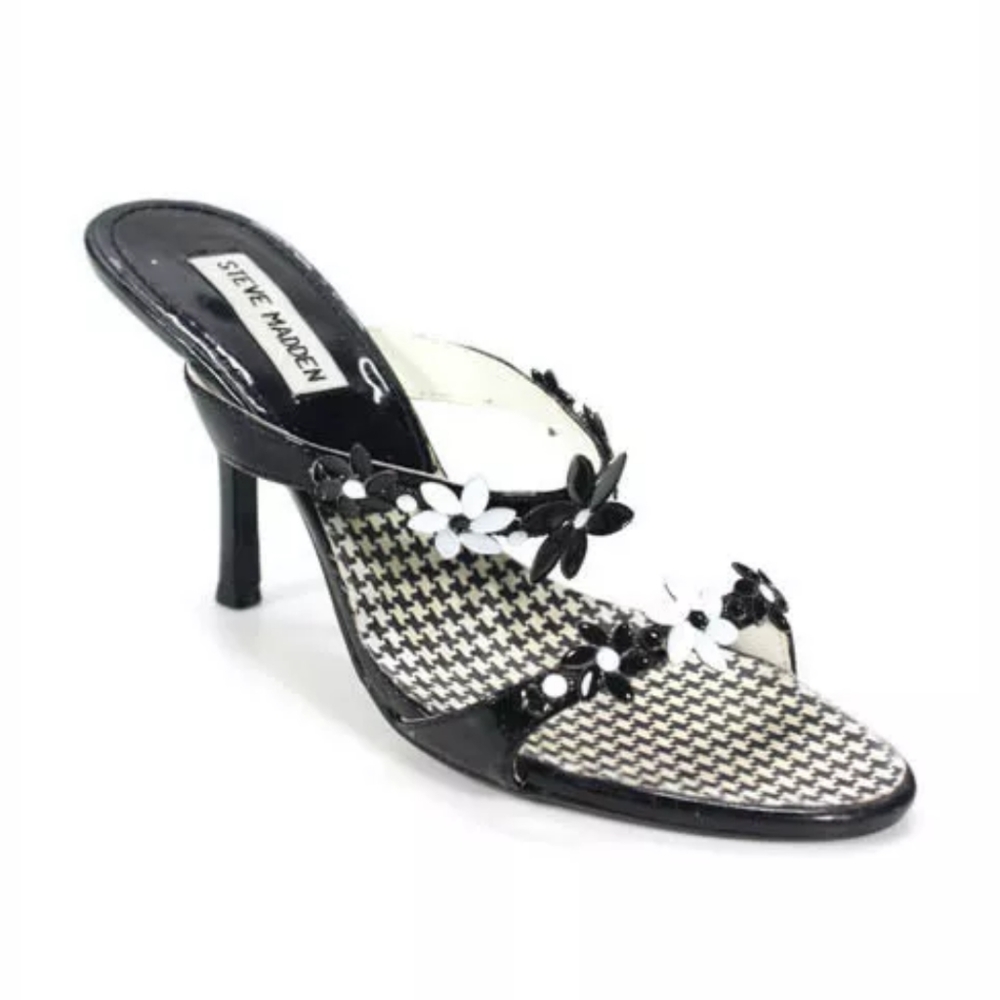 STEVE MADDEN BLACK WHITE PATENT FLOWER SANDALS 7.5 - Picture 1 of 5